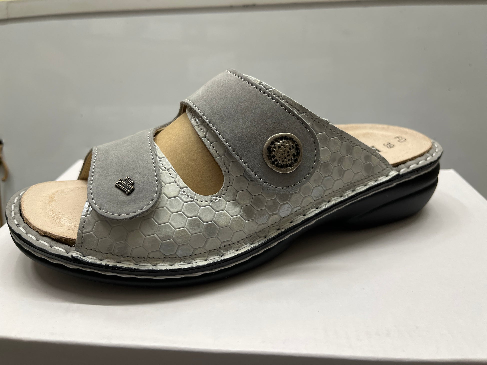 Finn Comfort Women's Zeno Light Gray