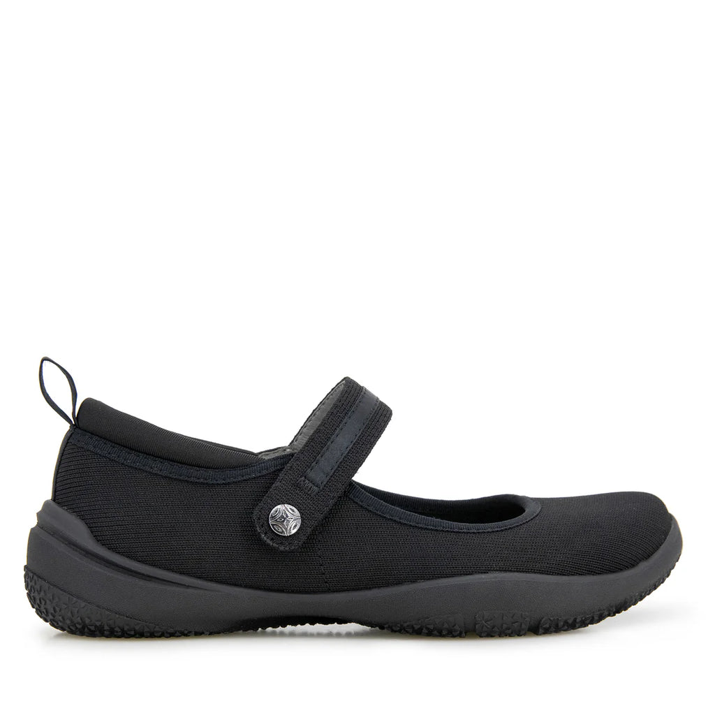 JBU Women’s Merry Black