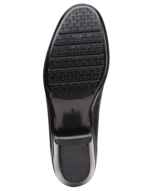 Clarks Women’s Emily Belle  lack Leather l