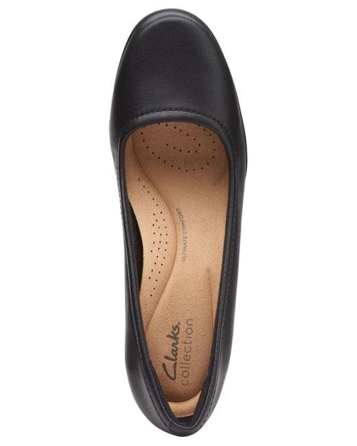 Clarks Women’s Emily Belle  lack Leather l