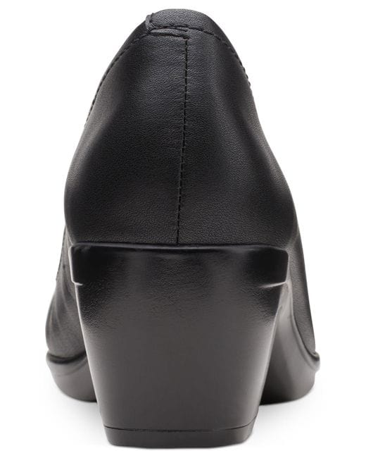 Clarks Women’s Emily Belle  lack Leather l